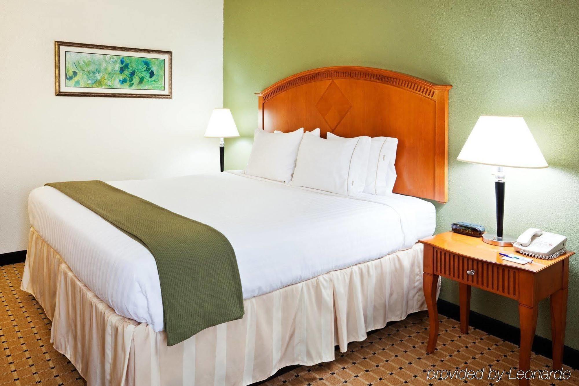 Holiday Inn Express Charlotte West - Gastonia By Ihg Екстер'єр фото